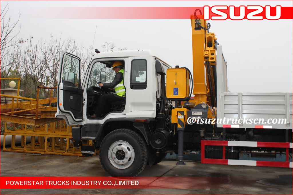 NKR77 2000 kg Folding boom truck crane Isuzu Knuckle boom truck mounted crane