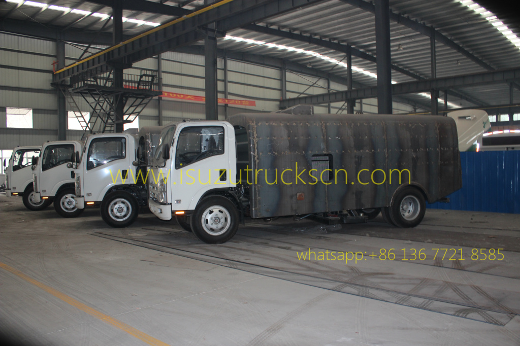 ISUZU Vacuum Truck Mounted Road Sweeper specifications and pictures