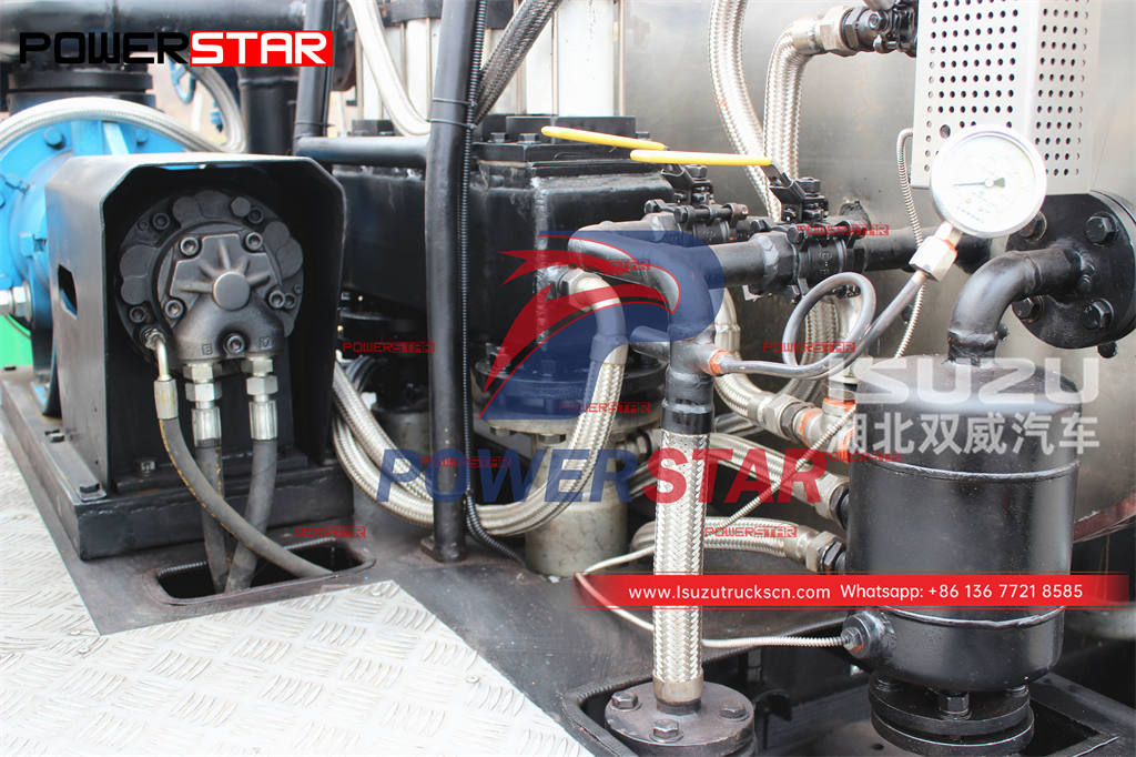 ISUZU GIGA 6 wheeler bitumen pressure truck hot sale