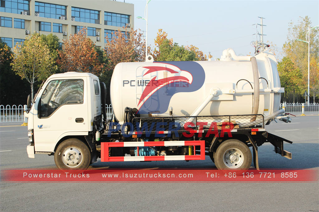 Custom-made ISUZU 4Ã—2 mini vacuum sewage suction truck