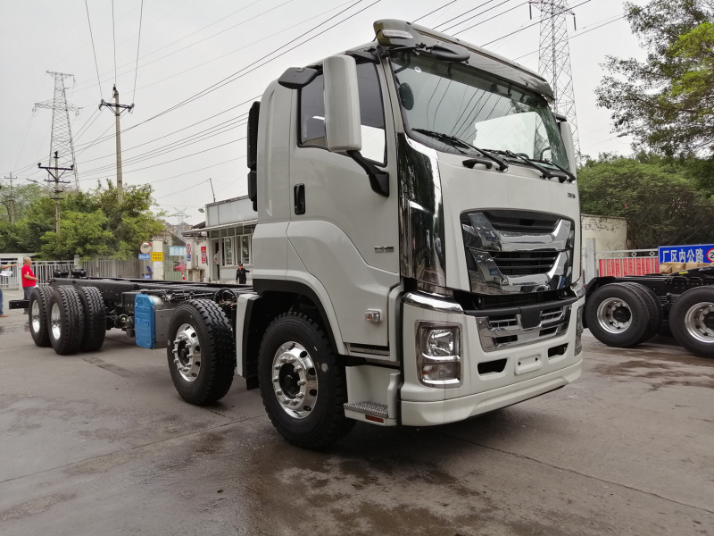 Isuzu Giga 8x4 12 wheels truck chassis cab 6UZ1 6WG1 diesel engine