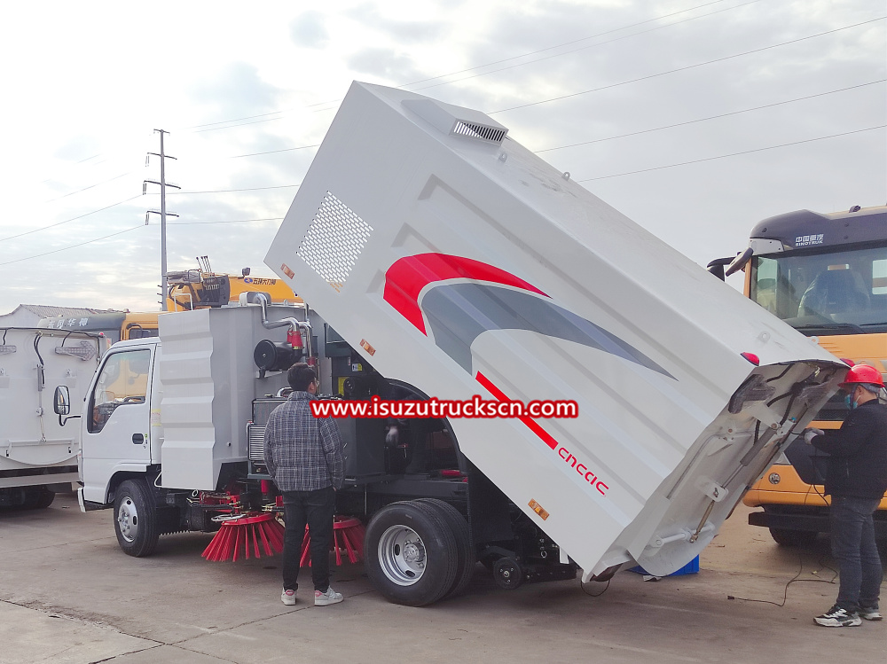 Hydraulic boom sweeper truck Isuzu