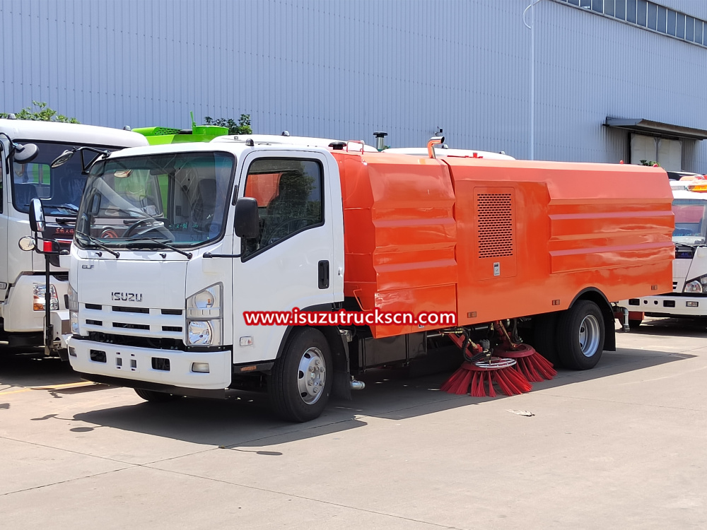 Isuzu Street and Road Sweeping Truck for Indonesia 