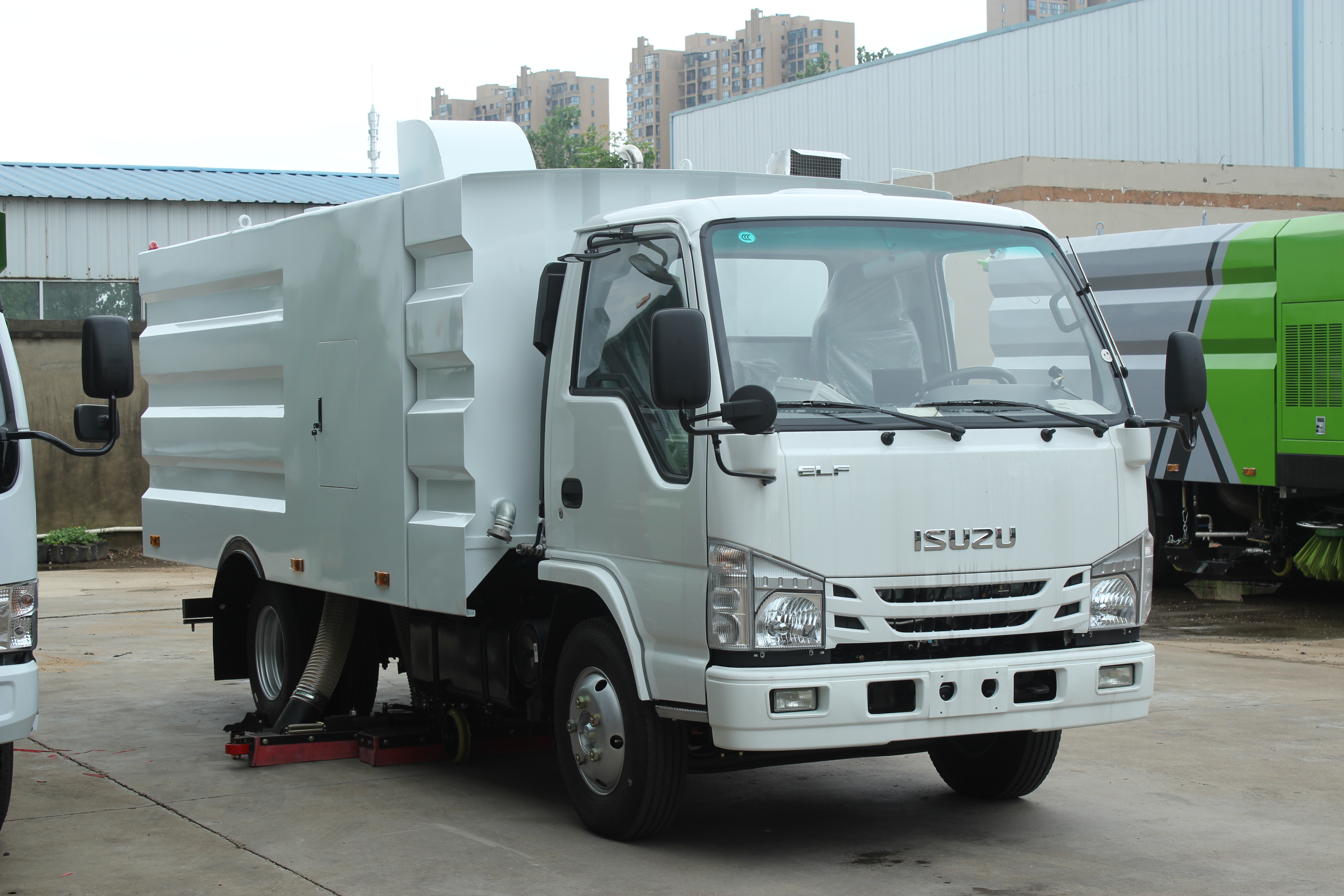 Isuzu Pure Vacuum Sweeping Truck for cement factory