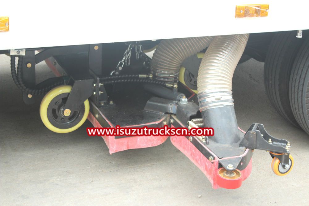 Isuzu Pure Vacuum Sweeping Truck for cement factory