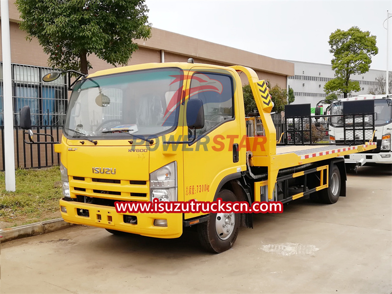 Isuzu NPR wrecker tow truck