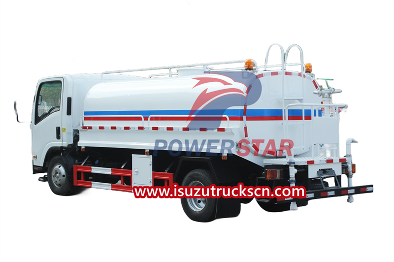 Isuzu portable water tank lorry