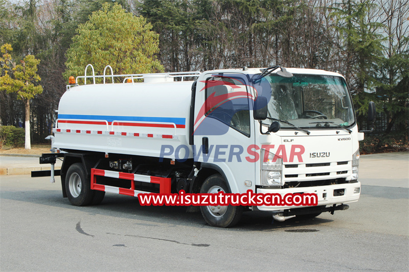 Isuzu portable water tank lorry