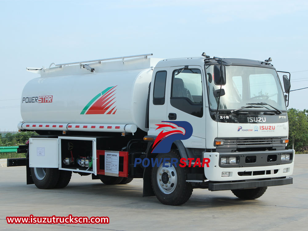 Isuzu мұнай цистернасы