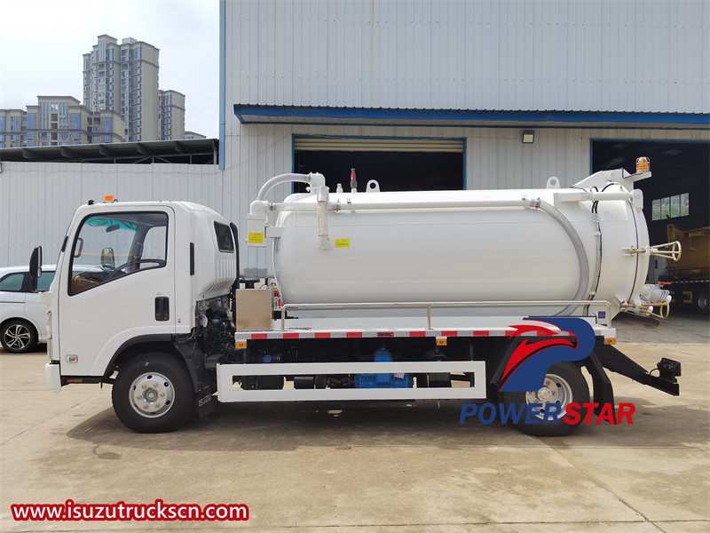 Isuzu 700P 8cbm gully suction truck