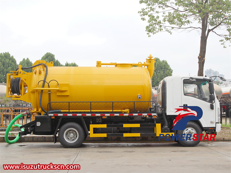 Isuzu 700P 5+3 cbm septic MORO pump truck