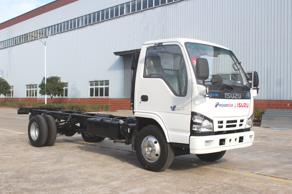 Brand new Japan Isuzu 600P NPR NKR cabin chassis truck for sale 