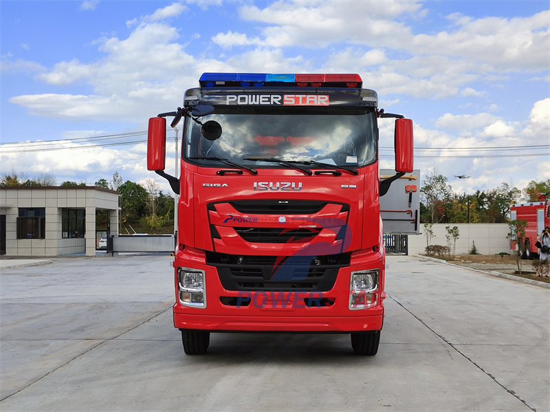 Isuzu GIGA 12cbm rescue fire engine