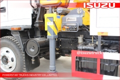 iSUZU telescopic boom truck mounted crane