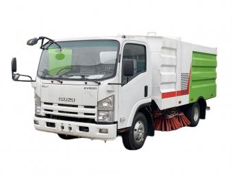 Isuzu Street sweeper combines water and brooms