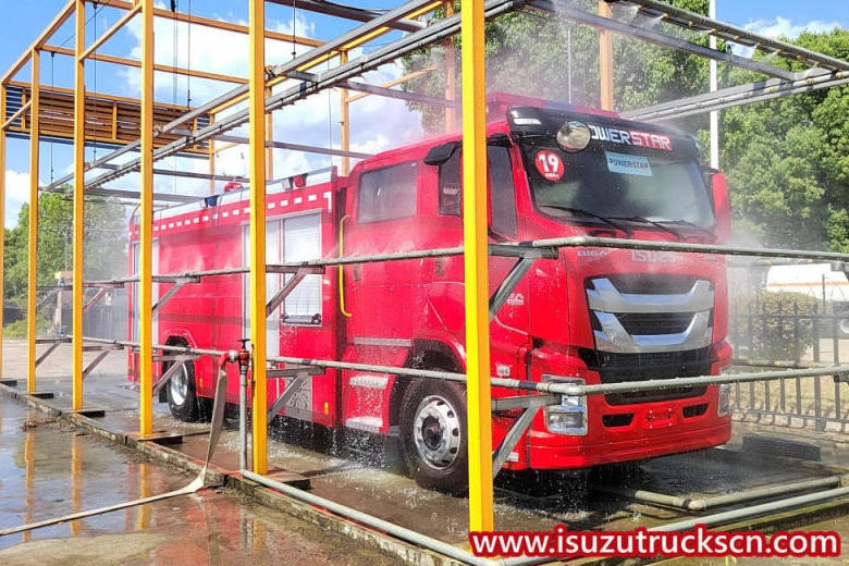 
     ISUZU GIGA көбік/су өрт сөндіру қозғалтқышы жаңбыр сынағынан өтті
    