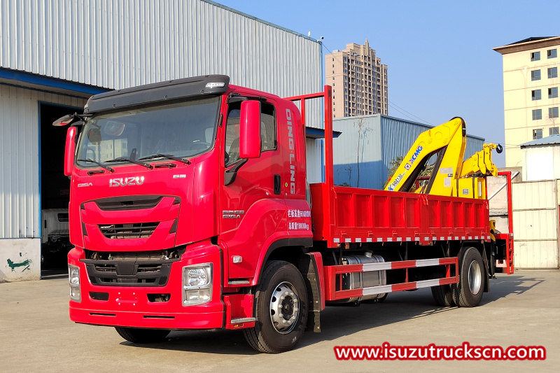 
     Giga Isuzu жүк көлігіне орнатылған XCMG краны
    