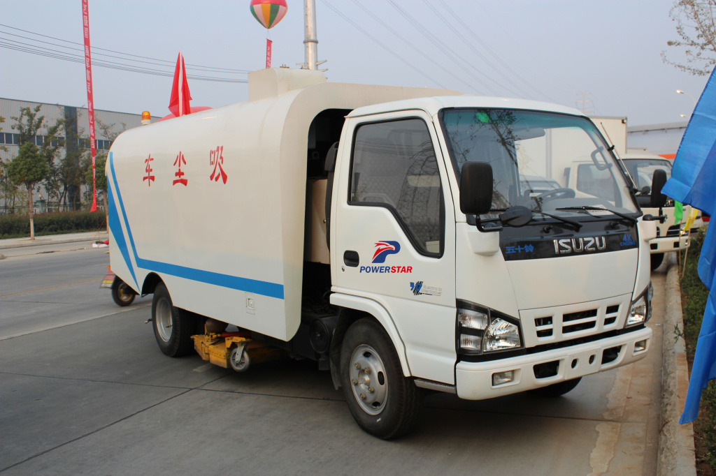 
     Powerstar Trucks шығарған ISUZU вакуумдық жол сыпырғыш машинасы
    